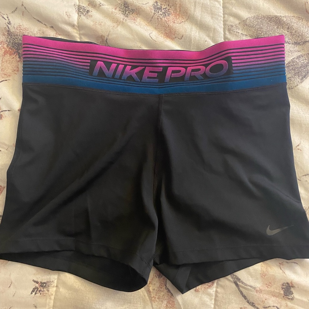 [NEW] Nike Women’s Pro Dri-FIT shorts